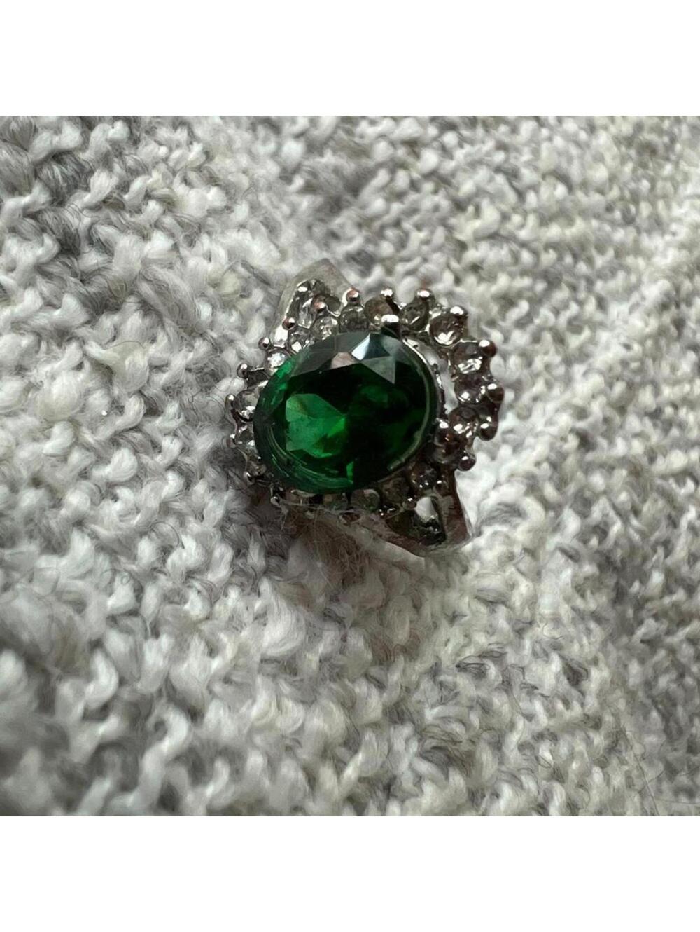 Vintage Silver-Tone Emerald Halo Cocktail ring